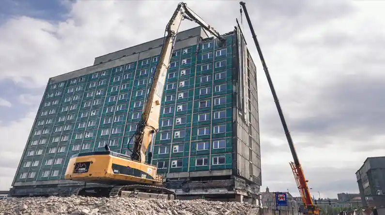Demolition of the Silesia Hotel in Katowice starts